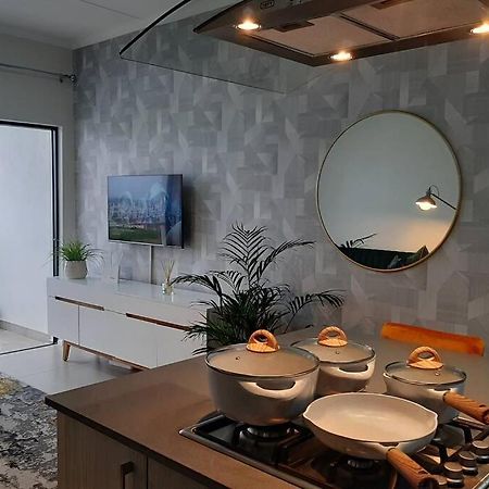 Mikeys Place On New: 2Bed2Bath No.1 With Free Wifinetflix ميدراند المظهر الخارجي الصورة