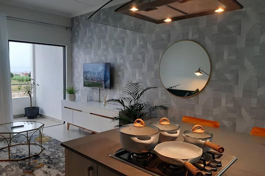 Mikeys Place On New: 2Bed2Bath No.1 With Free Wifinetflix ميدراند المظهر الخارجي الصورة