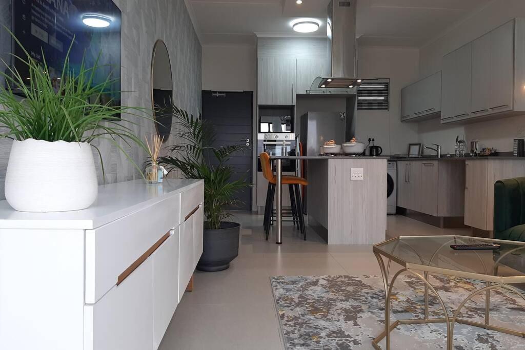 Mikeys Place On New: 2Bed2Bath No.1 With Free Wifinetflix ميدراند المظهر الخارجي الصورة