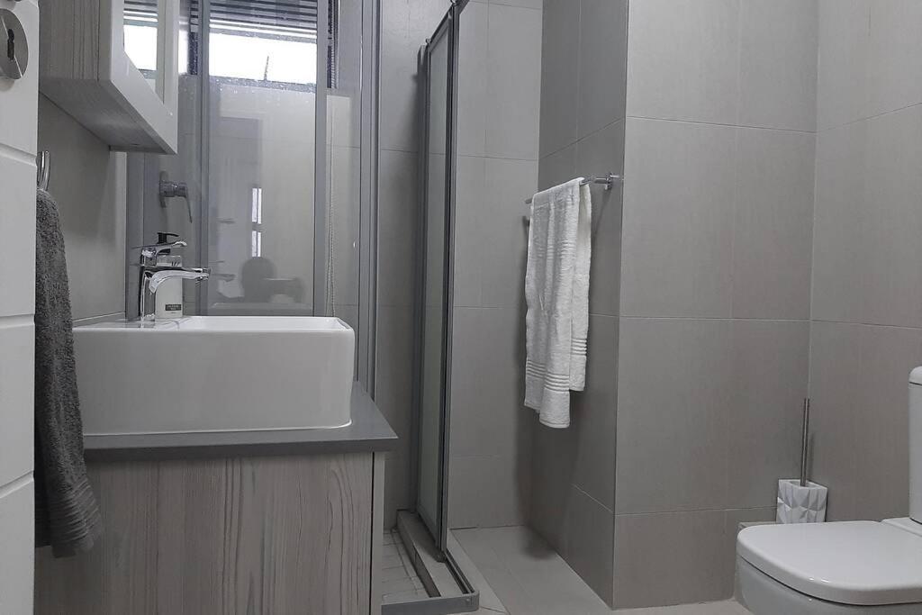 Mikeys Place On New: 2Bed2Bath No.1 With Free Wifinetflix ميدراند المظهر الخارجي الصورة